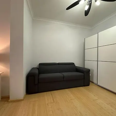 Luxury Charm, 2br-2bh, Sleeps 6, Pool Table