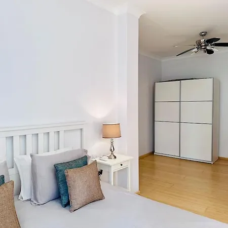 Luxury Charm, 2br-2bh, Sleeps 6, Pool Table Appartamento Sliema