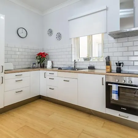 Luxury Charm, 2br-2bh, Sleeps 6, Pool Table * Sliema