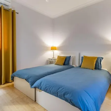 Luxury Charm, 2br-2bh, Sleeps 6, Pool Table Sliema