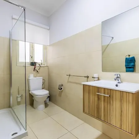 شقة Luxury Charm, 2br-2bh, Sleeps 6, Pool Table سليمة